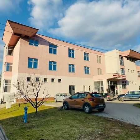 Hotel Minero Тузла Экстерьер фото